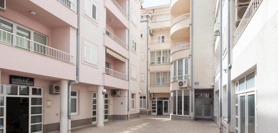 Apartman Laura Galileo Blizu Centra I Plaze Makarska Eksteriør bilde